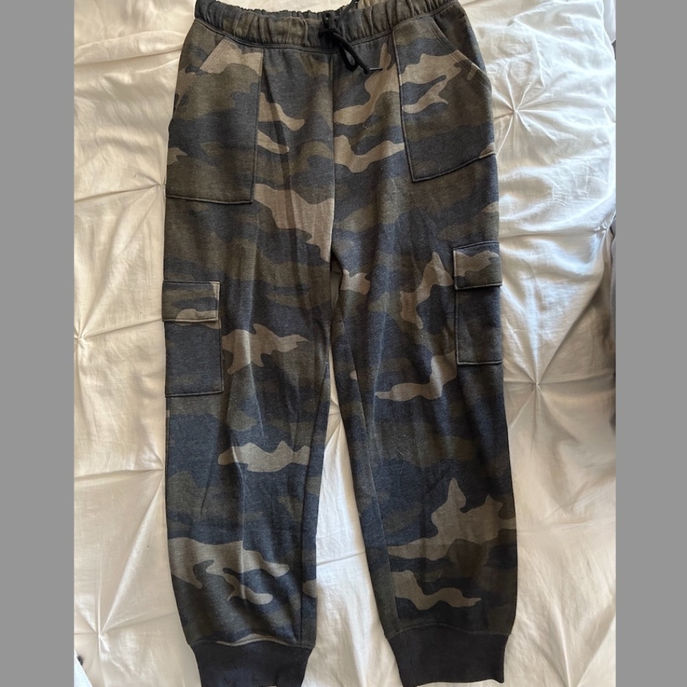 Camo Sweatpants | PINK | Size L